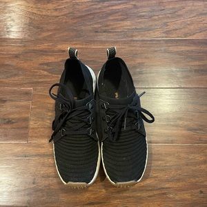 Merrill Sneakers Women’s Size 7